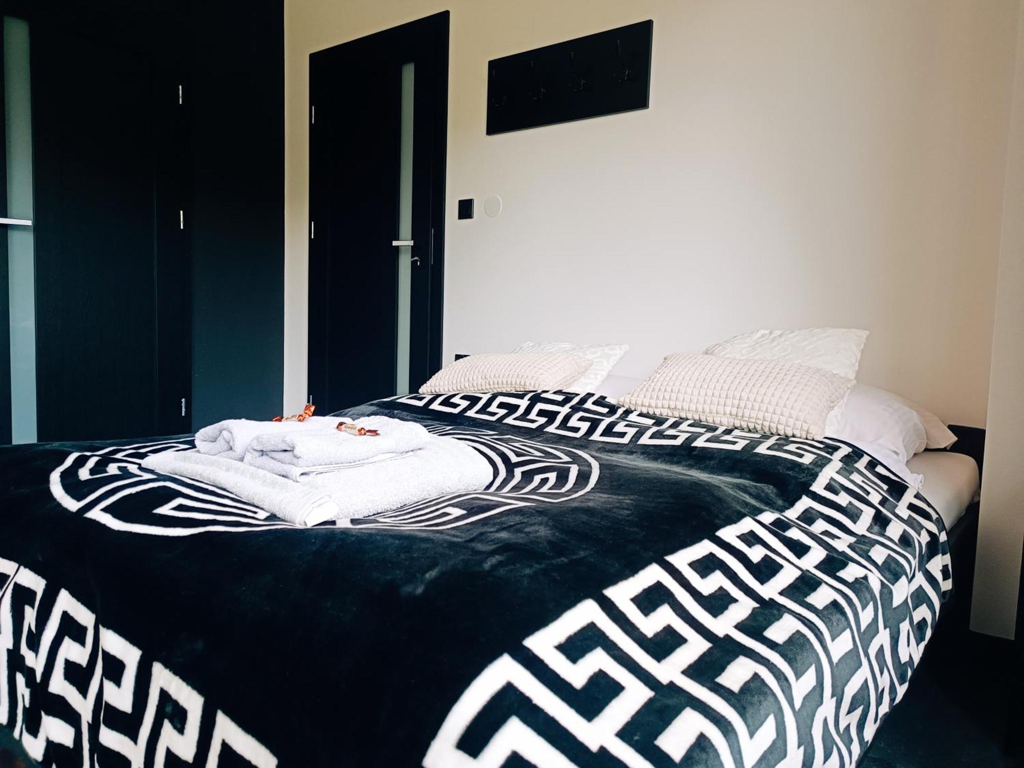 Modern Rancho - Apartamenty Nad Rzeka, Przy Stadninie Koni Kruszyna  Kültér fotó