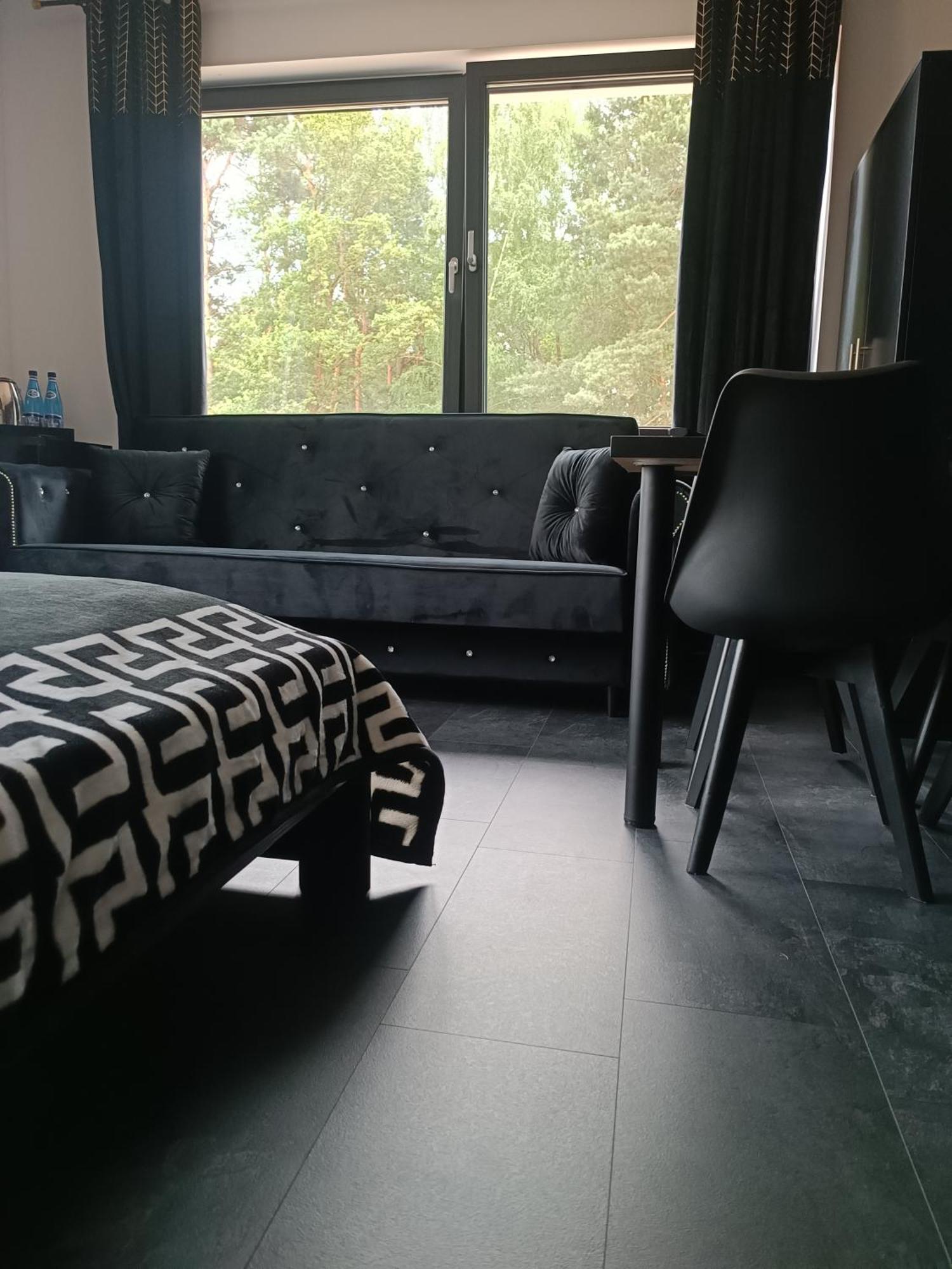 Modern Rancho - Apartamenty Nad Rzeka, Przy Stadninie Koni Kruszyna  Kültér fotó